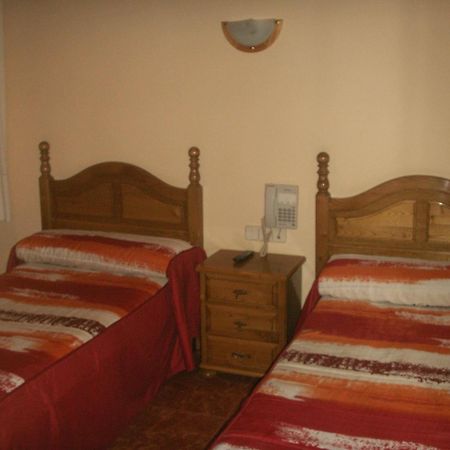 Hostal La Nava Madrid Exterior photo