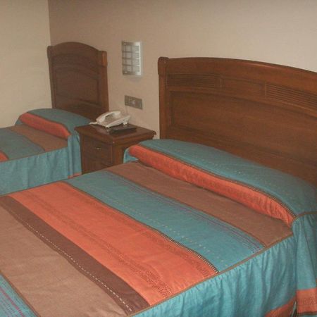 Hostal La Nava Madrid Exterior photo