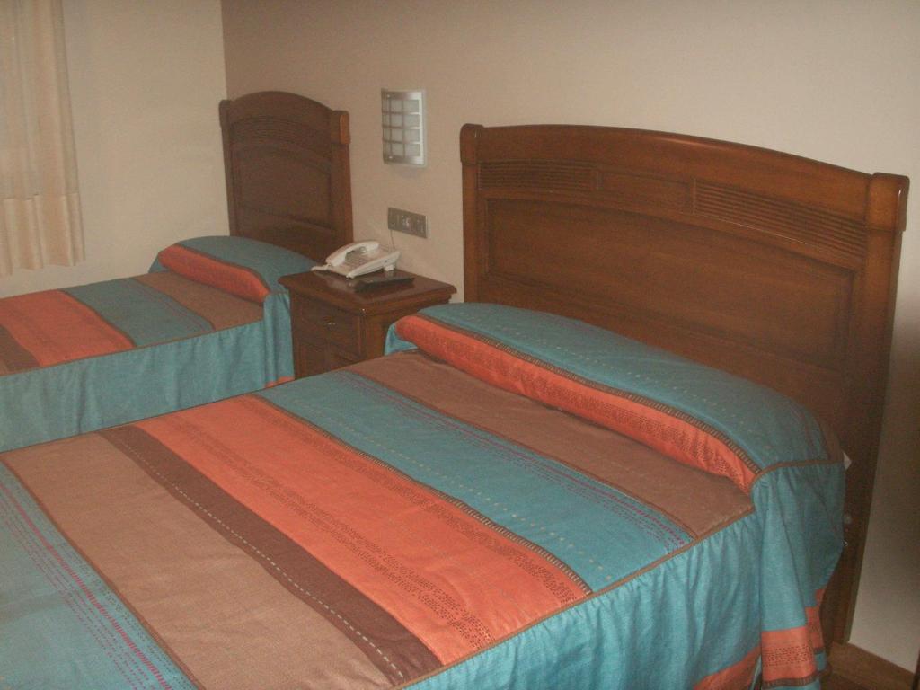 Hostal La Nava Madrid Exterior photo