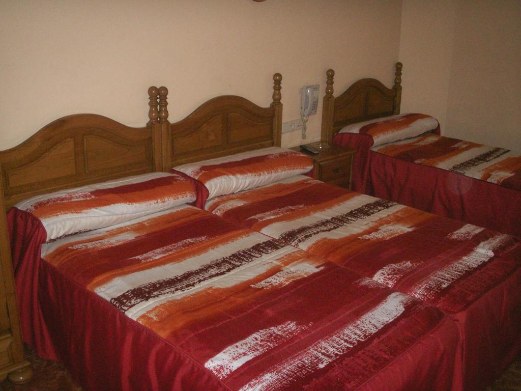 Hostal La Nava Madrid Exterior photo