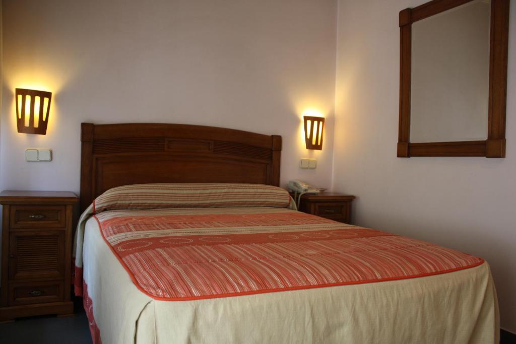 Hostal La Nava Madrid Room photo