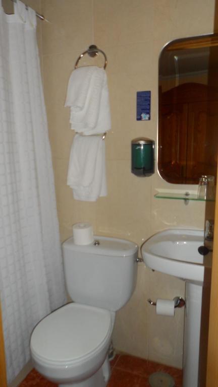 Hostal La Nava Madrid Room photo